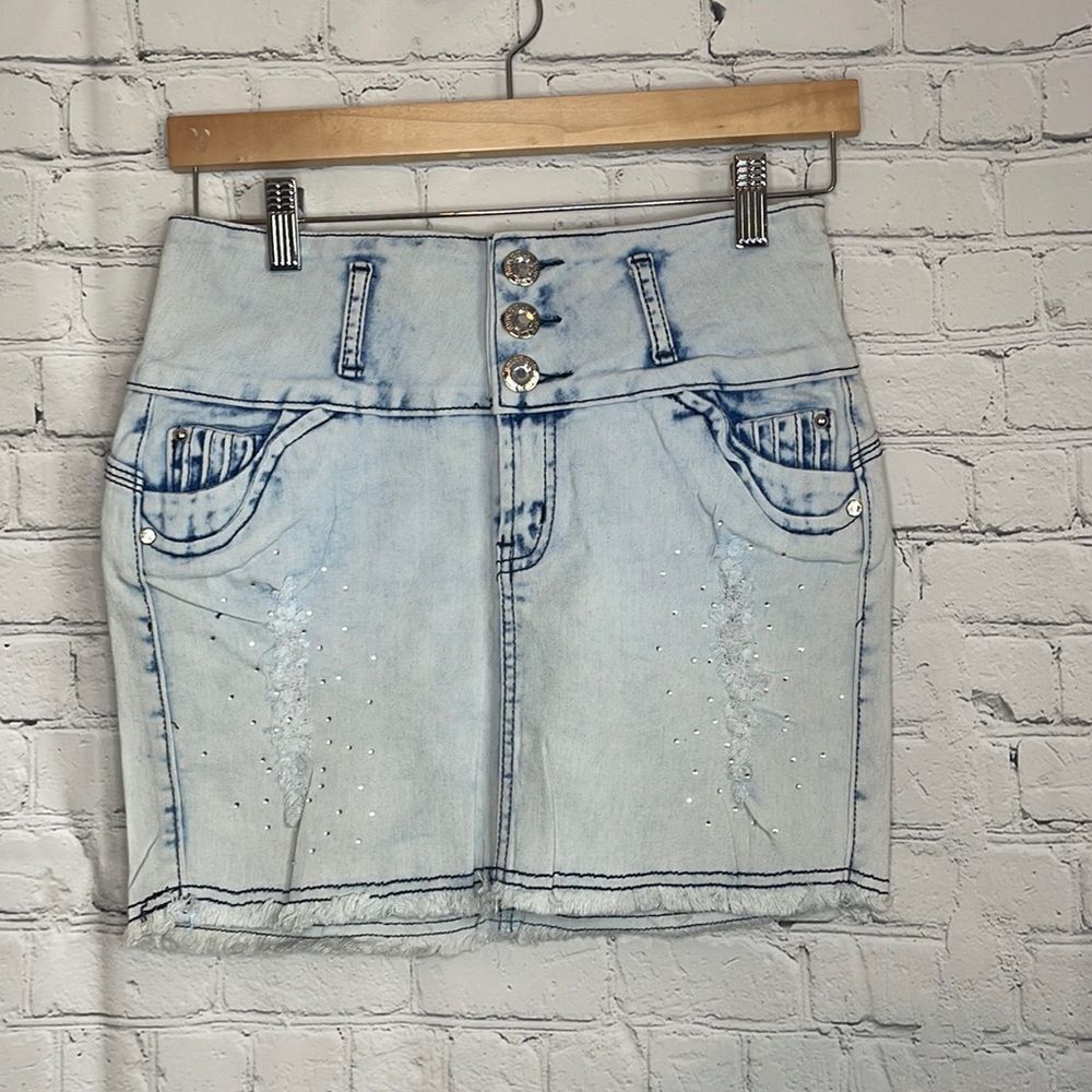 Silver Diva embellished Light wash frayed hem Micro mini jean skirt size 5 and 7
